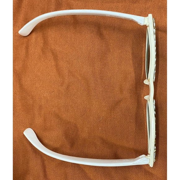 VINTAGE 1950s FG FOSTER GRANT SUNGLASSES WHITE RETRO ACCENTS OVER EYES BEAUTIFUL - Picture 2 of 8